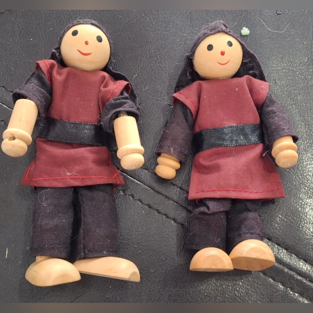 melissa and doug castle figures Lot Of 2. Figures Only.